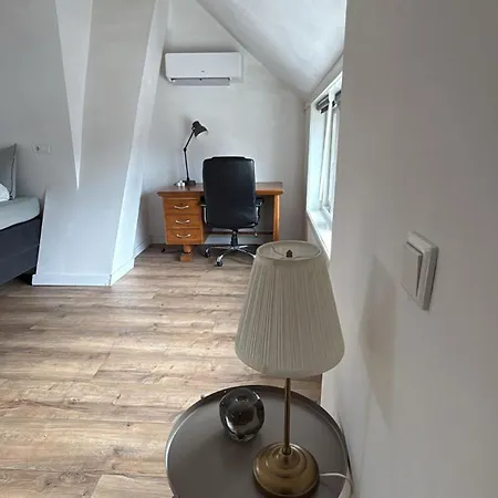 Stratum's 2 No Kitchen *